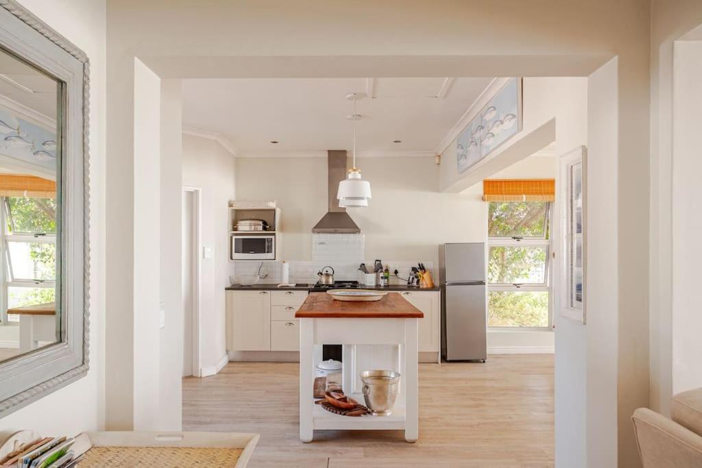 La Petite Baleine Oceanfront Luxury Villa De Kelders Zewnętrze zdjęcie